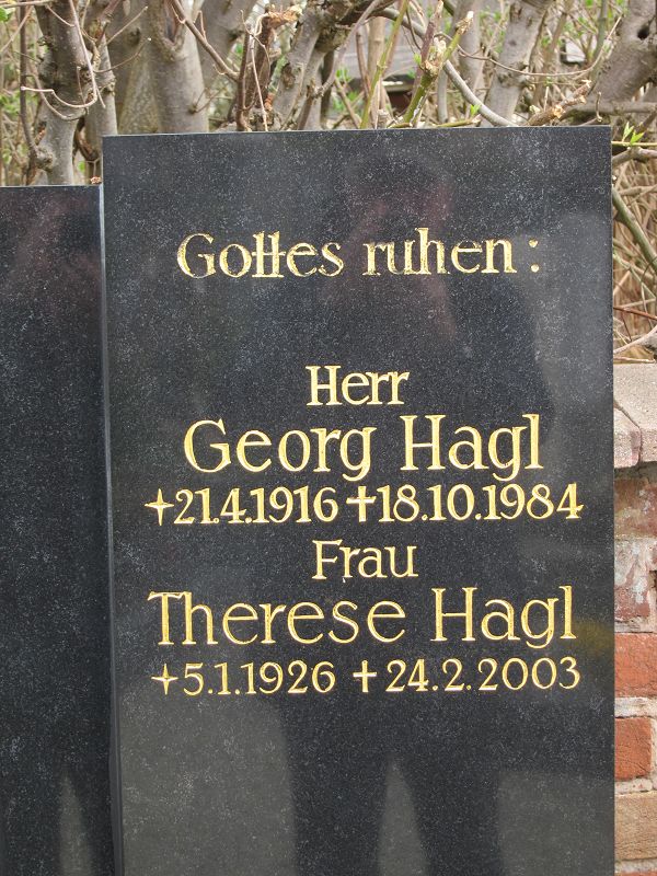 Klicken Sie zuerst in den Kreismittelpunkt, dann an irgendeiner Stelle auf den Kreis selbst.