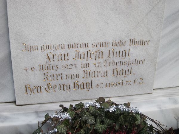 Klicken Sie zuerst in den Kreismittelpunkt, dann an irgendeiner Stelle auf den Kreis selbst.