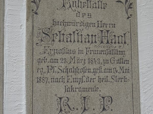 Klicken Sie zuerst in den Kreismittelpunkt, dann an irgendeiner Stelle auf den Kreis selbst.